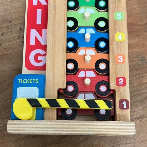 Melissa & Doug Colorful counting car parking and magnetic counting maze Farm - Picture 2 of 15